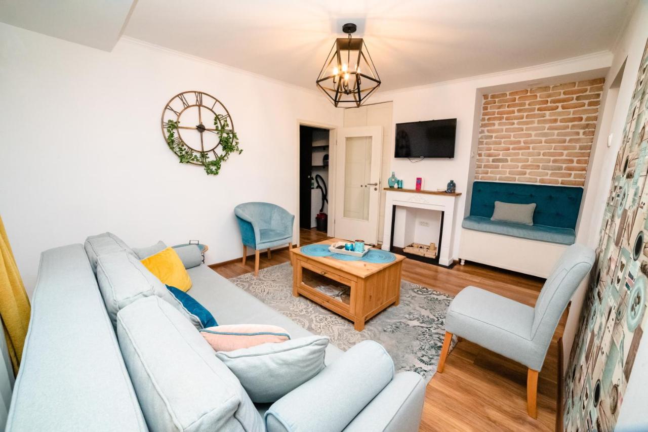 Blue Apartment - Ferienwohnung Temeswar