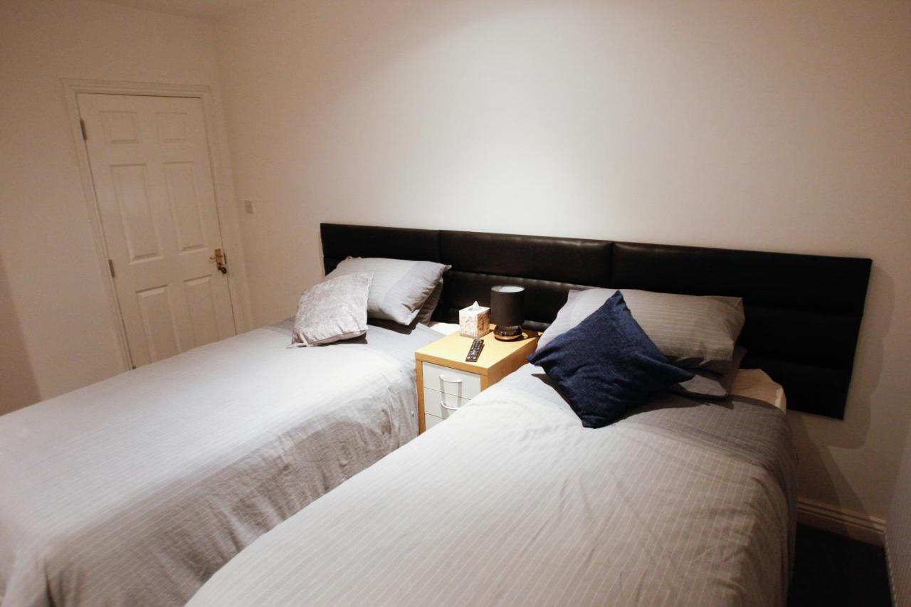 Doppel-/Zweibettzimmer mit Bad