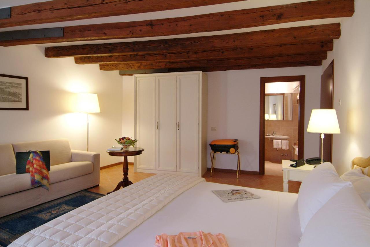 Superior One-Bedroom Apartment