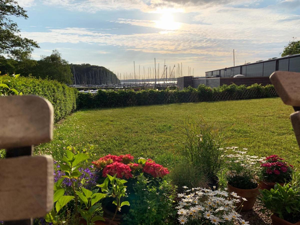 Ferienwohnung Yachthafen-Fördeblick (Glück 2) - Chambres d'hôtes Glücksburg