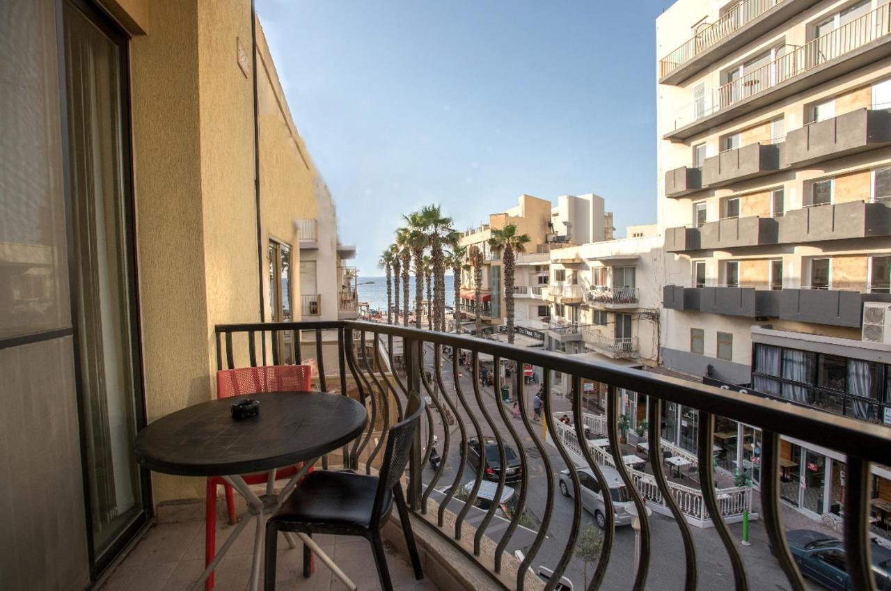 B&B San Pawl il-Baħar - Bugibba Square Seaview 3 Bedroom Apartment - Bed and Breakfast San Pawl il-Baħar