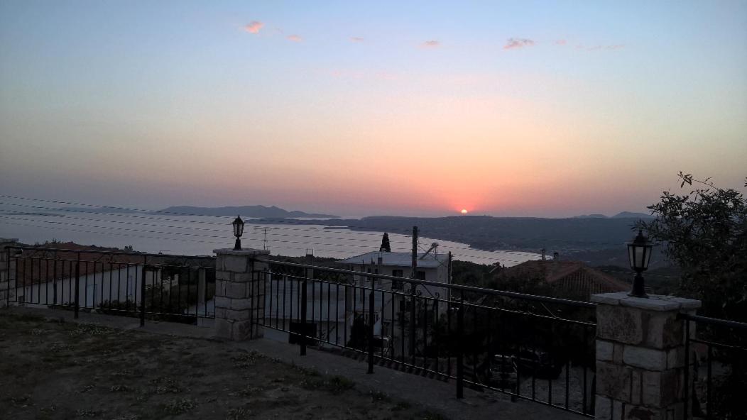 Akritochori house with great view - B&B