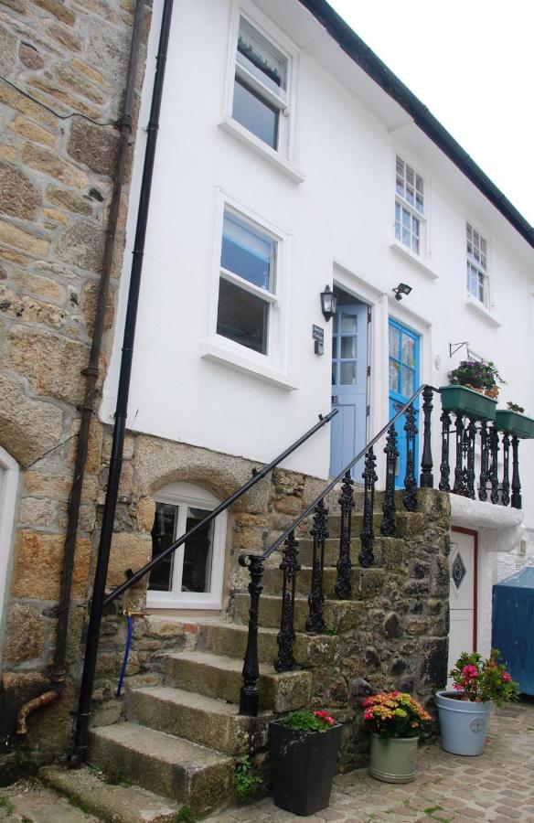 3 Bedroom Cottage minutes walk from town, harbour & Beaches. - B&B