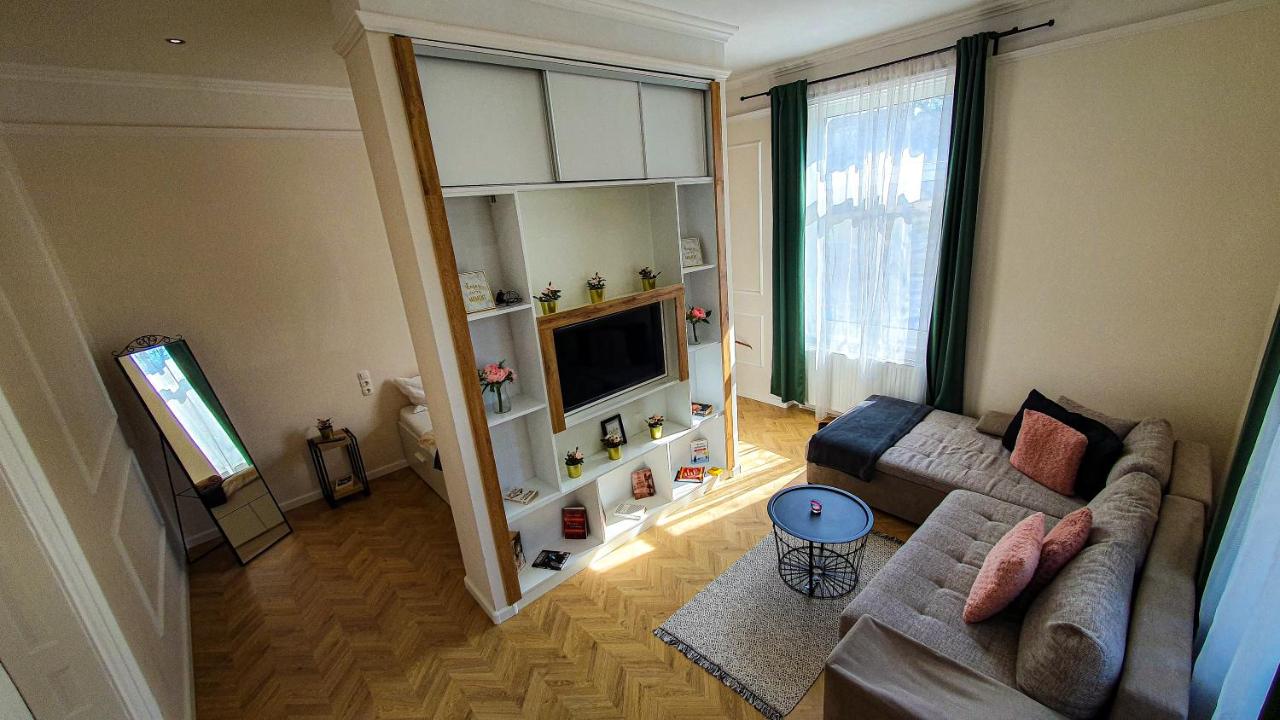 B&B Győr - SMARAGD Apartman - Bed and Breakfast Győr