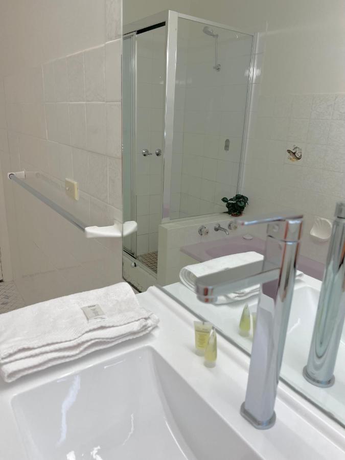 Superior Queen Room with Shared Bathroom