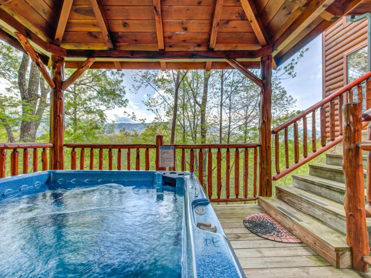 B&B Gatlinburg - Eden's View, 3 Bedrooms, Pool Table, Hot Tub, Pool Access, Views, Sleeps 6 - Bed and Breakfast Gatlinburg