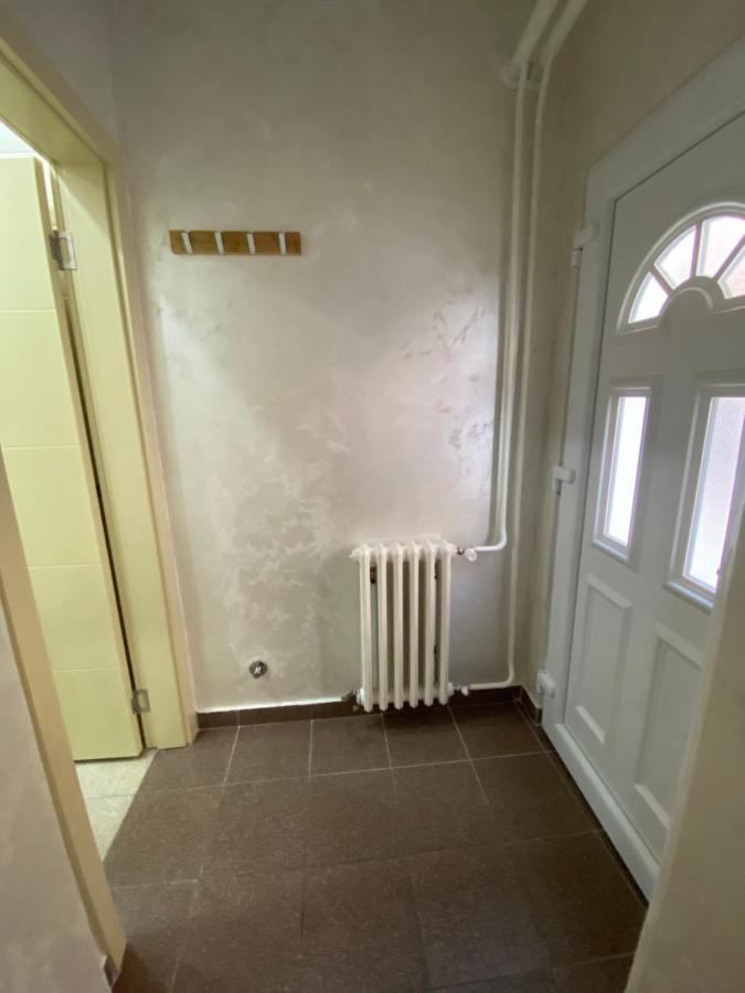 Strawberry Apartments City Center - Bed and Breakfast