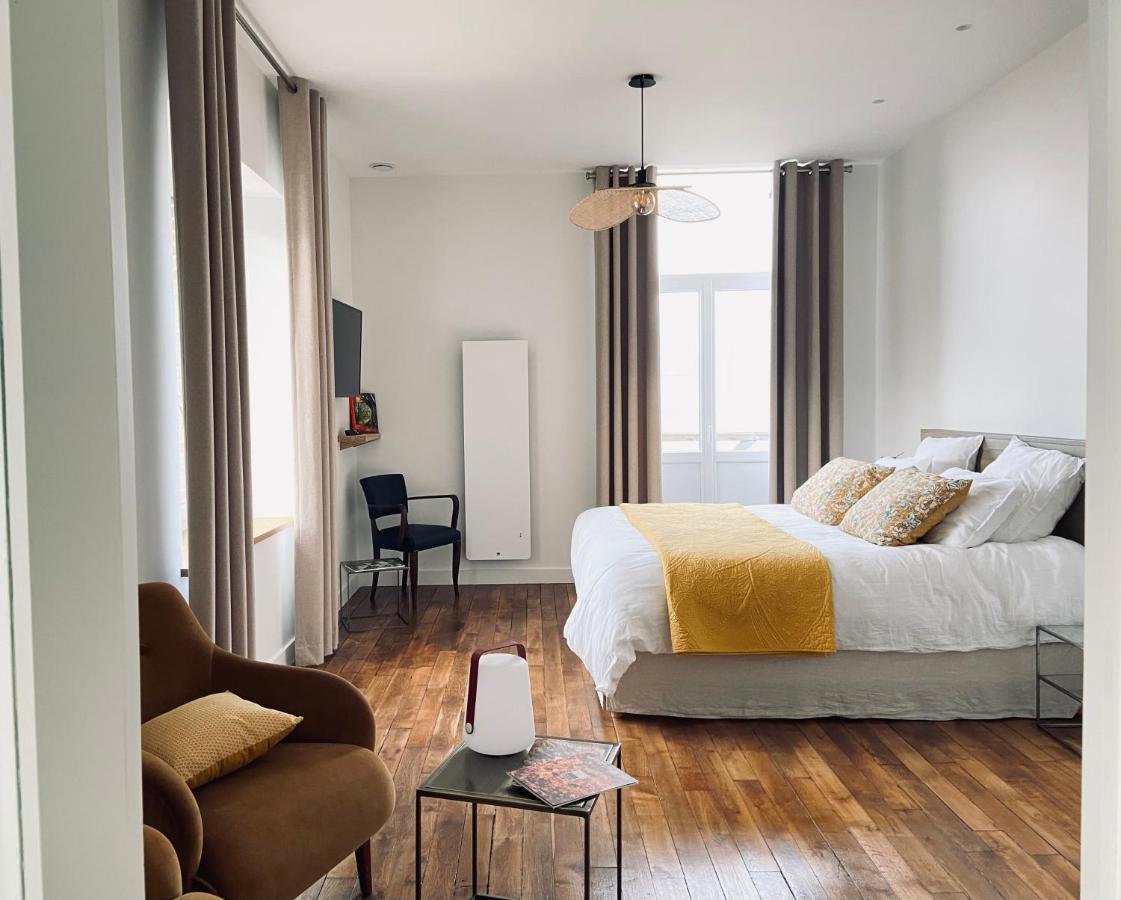 Deluxe King Suite