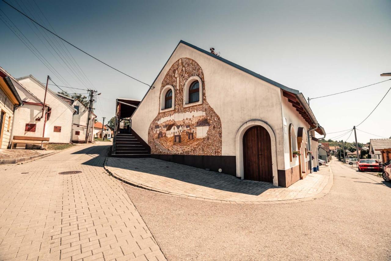 Štěpánské sklepy Mutěnice - Horní sklep - B&B
