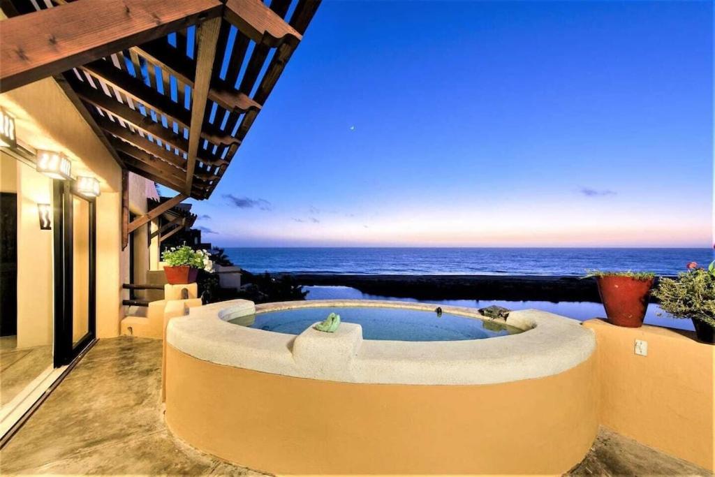 B&B Todos Santos - NEW Luxury Getaway - Pool, Spa, Sunset, VIEWS @ Casa Bella - Bed and Breakfast Todos Santos