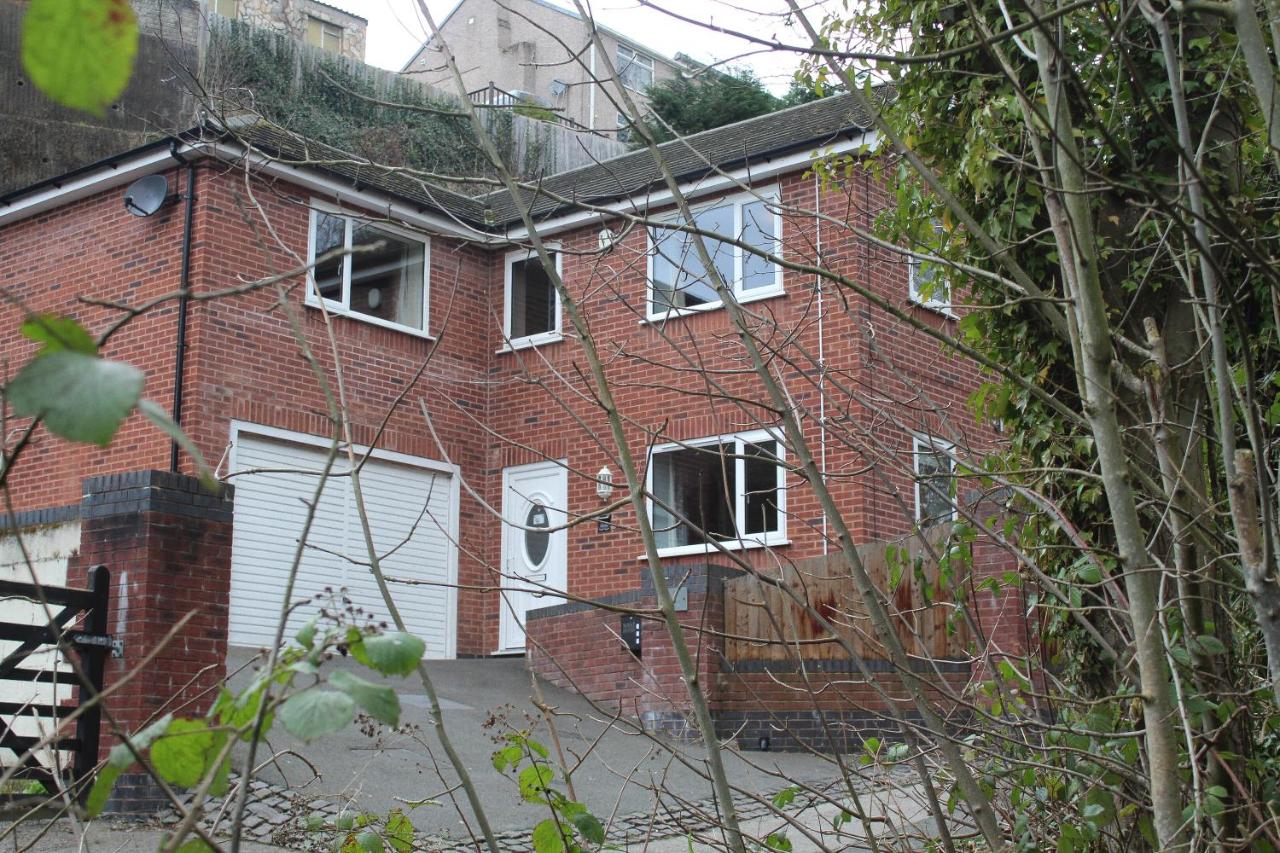 4 Bedroom Detached Holiday home with Hot Tub - Bed and Breakfast