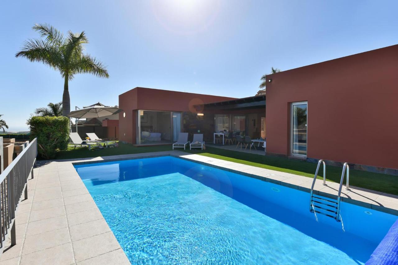 Par 4 Blue Star by VillaGranCanaria - B&B