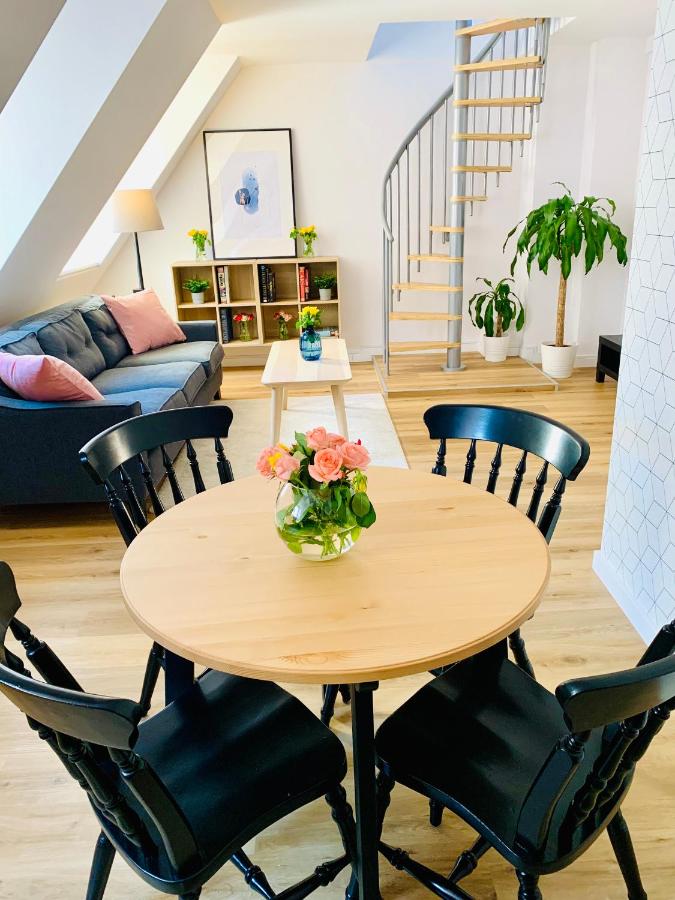 Dwupiętrowy apartament rodzinny w centrum miasta z darmowym parkingiem Pod Złotym Lwem V