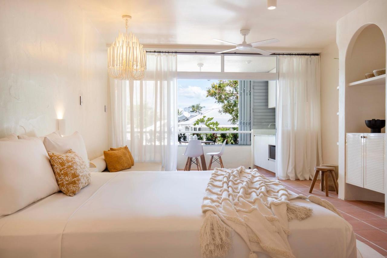 Club Tropical Resort - Newly renovated Studio Apartments - B&B