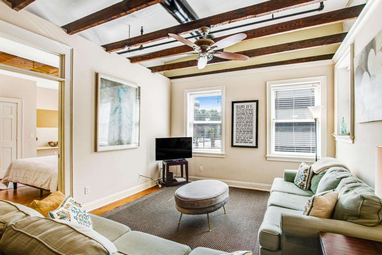 Historic City Market Loft Off Broughton - Bed and Breakfast Savannah