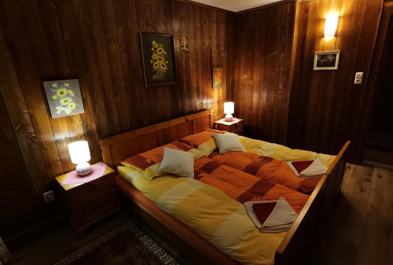 Doppelzimmer mit eigenem externen Bad