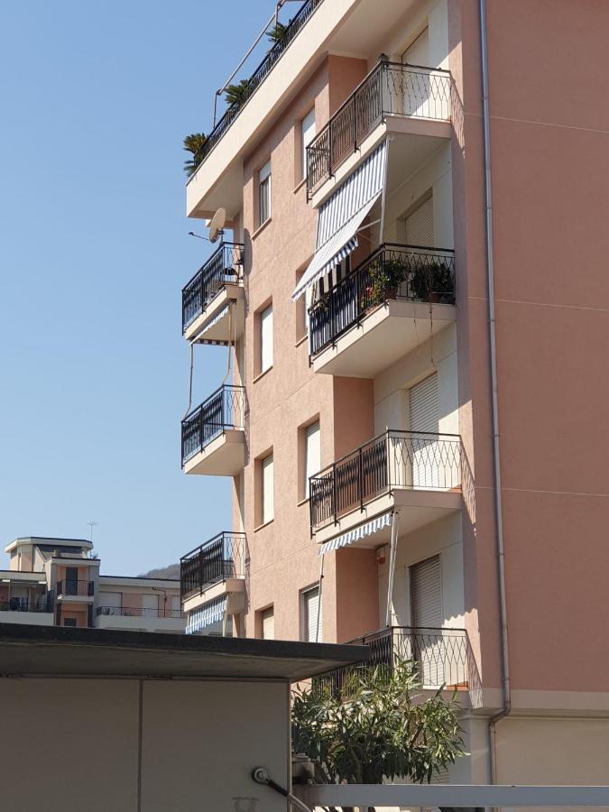 Albenga sul mare famiglie ed amici fino 10 posti - B&B