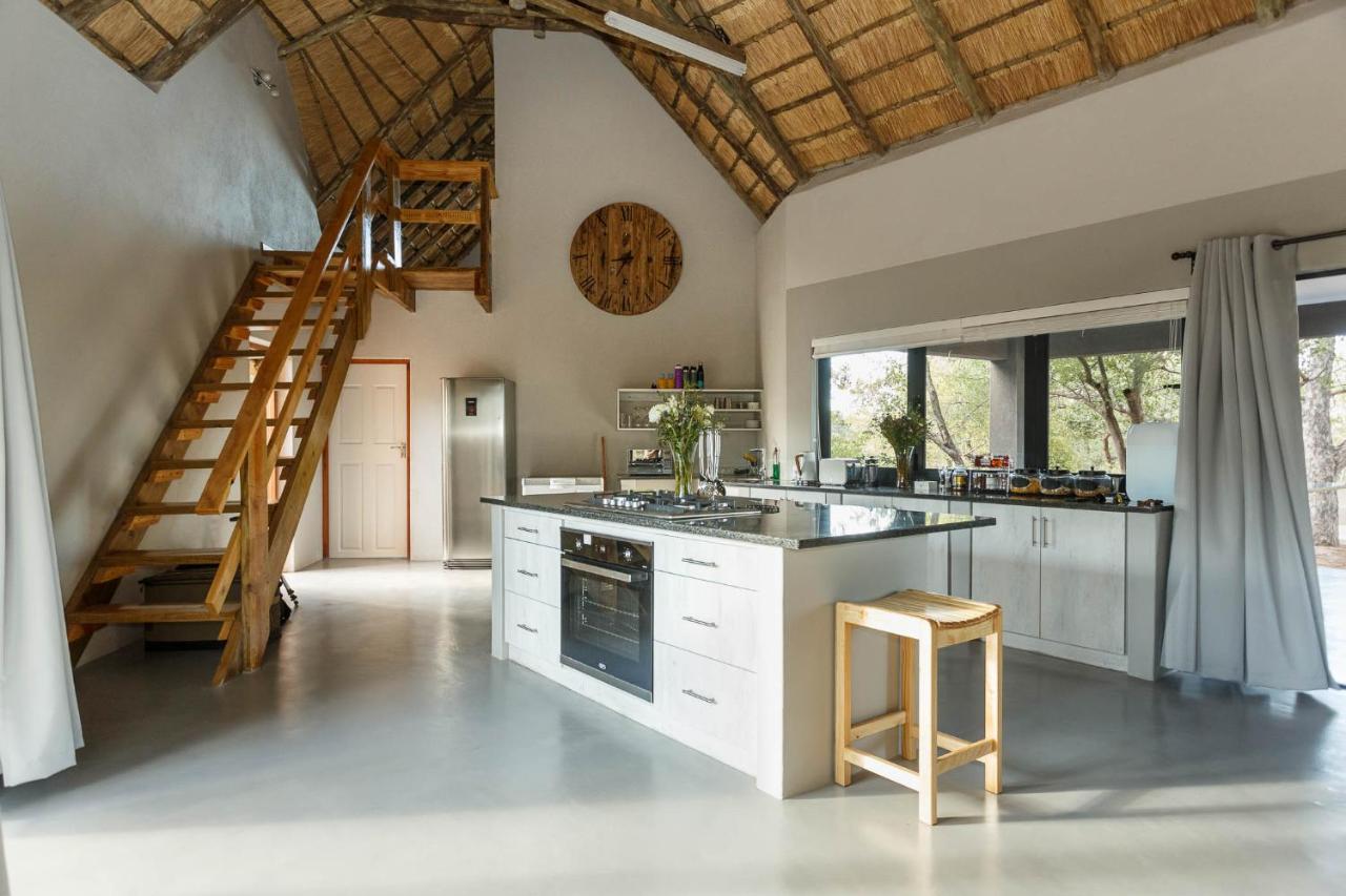 B&B Hoedspruit - Raptors Luxury Farmhouse - Bed and Breakfast Hoedspruit