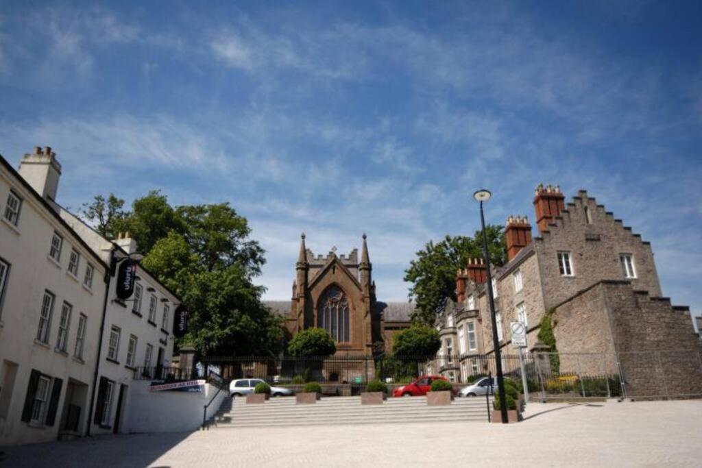 Dympna's City Centre apartment, Armagh - B&B Armagh
