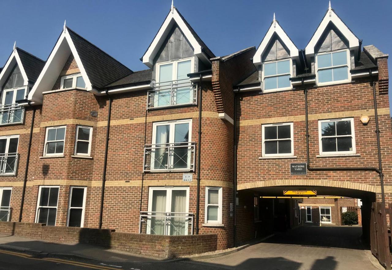 B&B Bishop’s Stortford - Central 2 Bed, 2 Bathrooms, Ground Floor Apartment with Parking - Bed and Breakfast Bishop’s Stortford