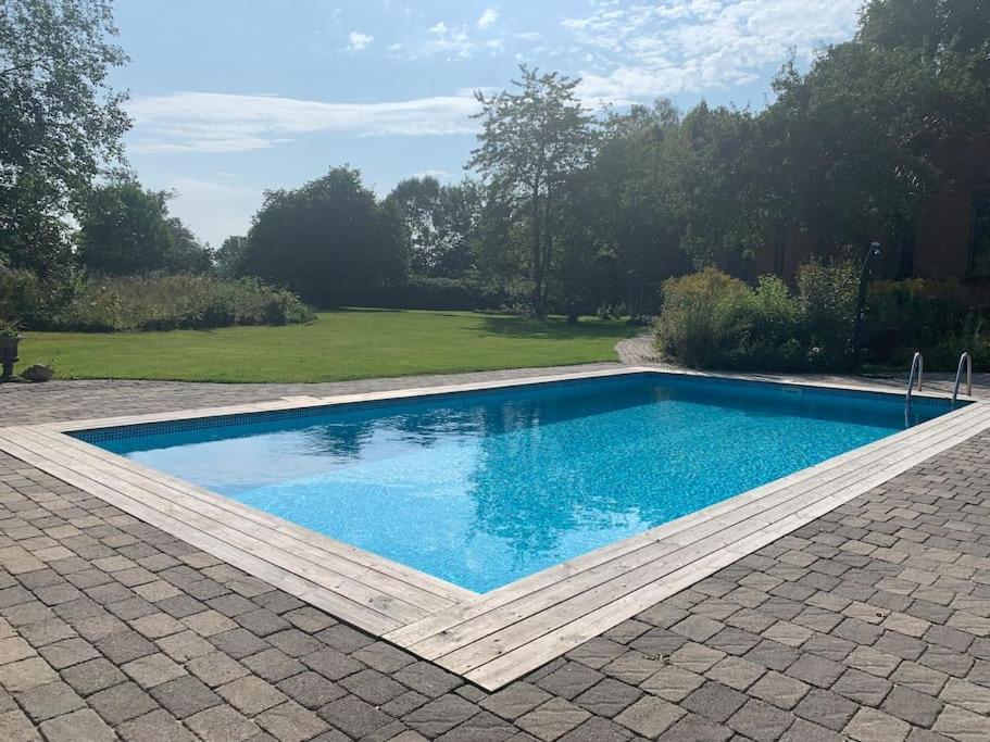 Apartment with Pool View 