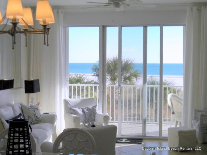 B&B Dauphin Island - Ocean's Edge - Sip your coffee and watch the waves as you enjoy the gulf view balcony, accessible from the living room and the master bedroom condo - Bed and Breakfast Dauphin Island