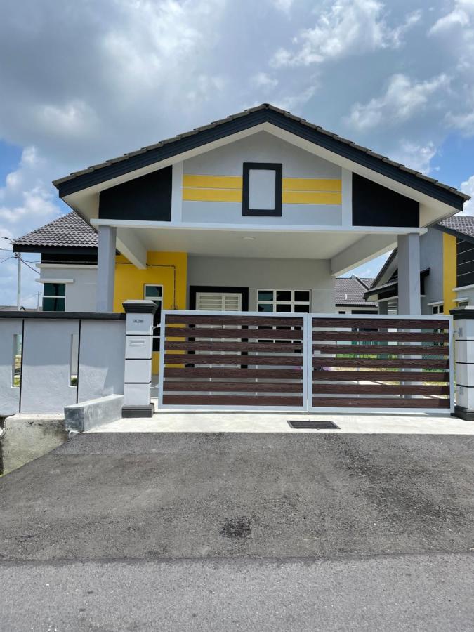 B&B Jasin - BUNGALOW homestay JASIN PERDANA - Bed and Breakfast Jasin