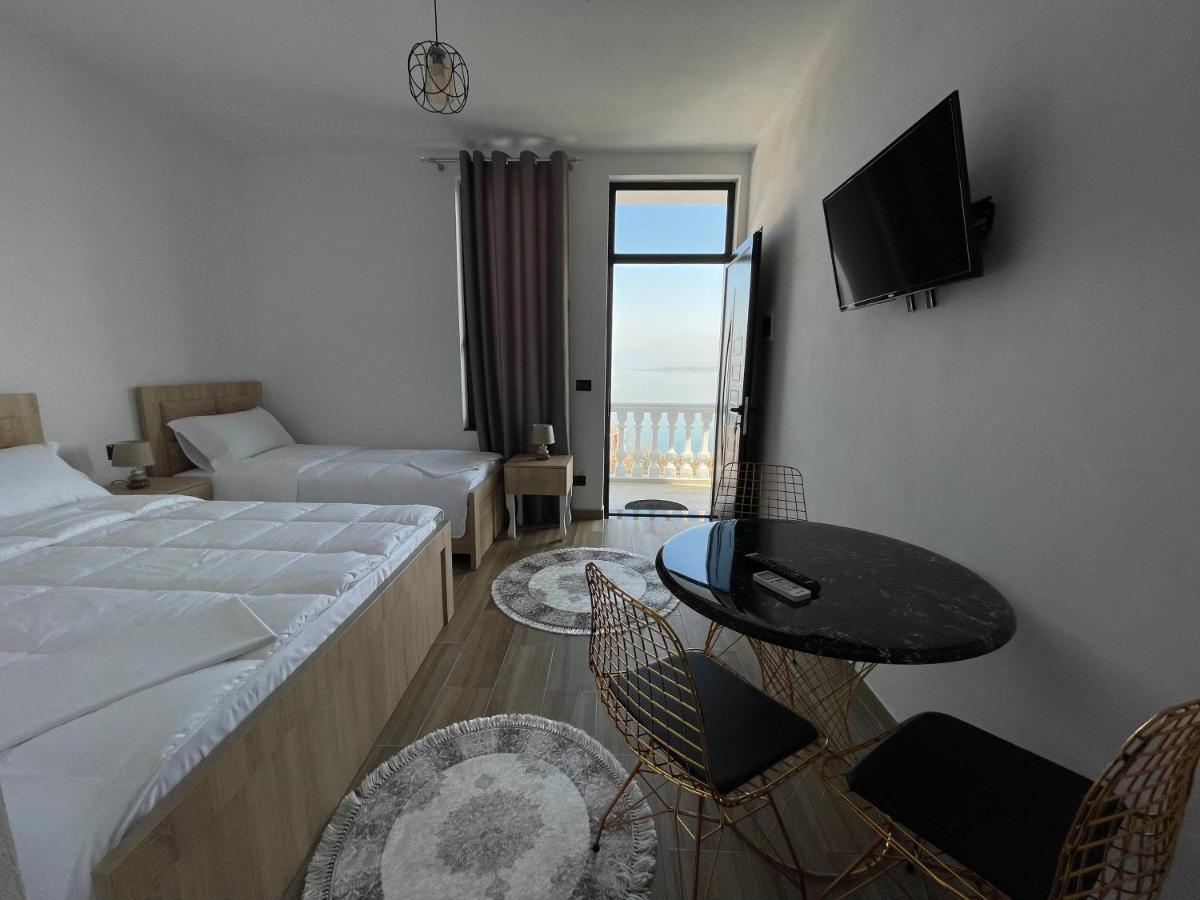 Deluxe Double or Twin Room with Lake View