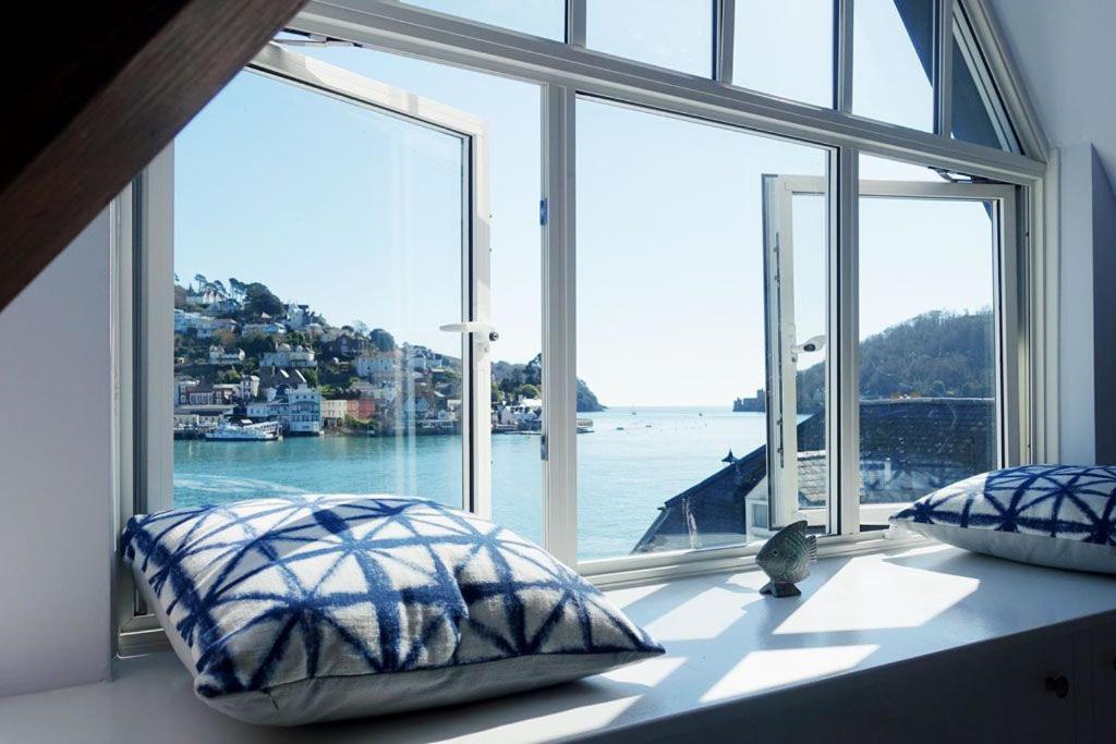 B&B Dartmouth - Seascape - Waterfront apartment, glorious views and parking - Bed and Breakfast Dartmouth