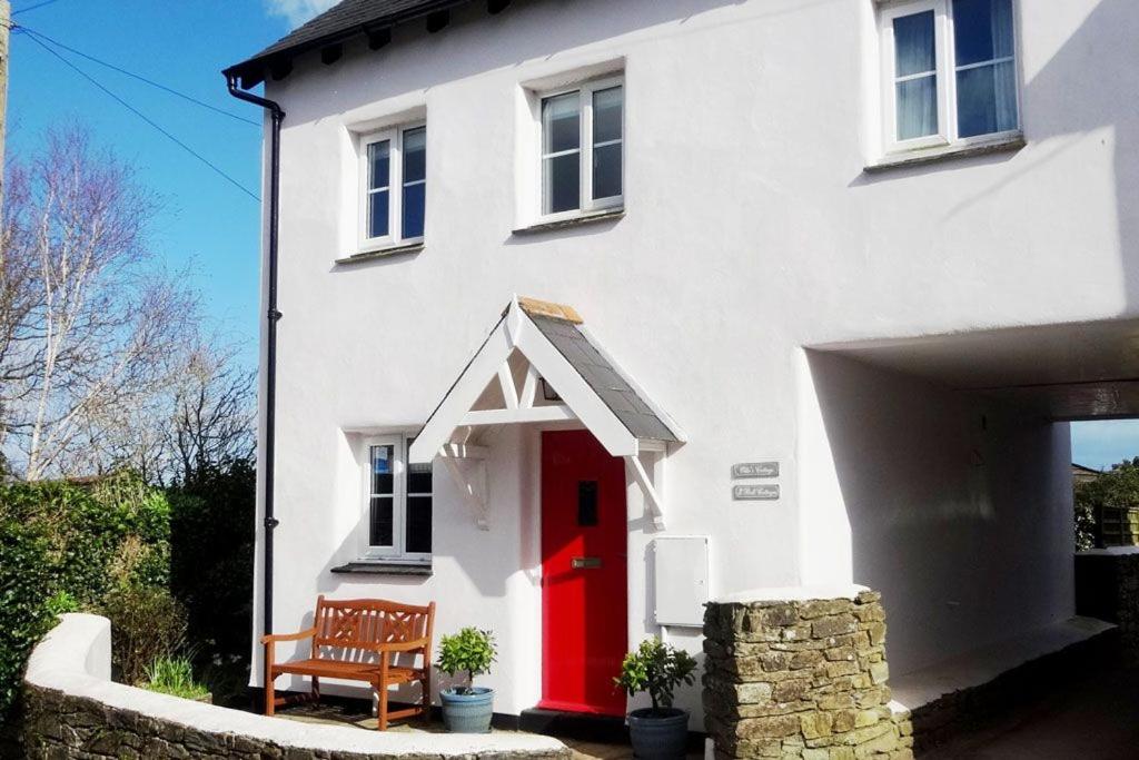 B&B Dittisham - Ollie's Cottage - Central River View Cottage, Perfect for Families - Bed and Breakfast Dittisham