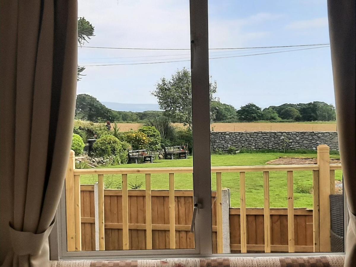 B&B Dyffryn - Cadwgan Caravan - Bed and Breakfast Dyffryn