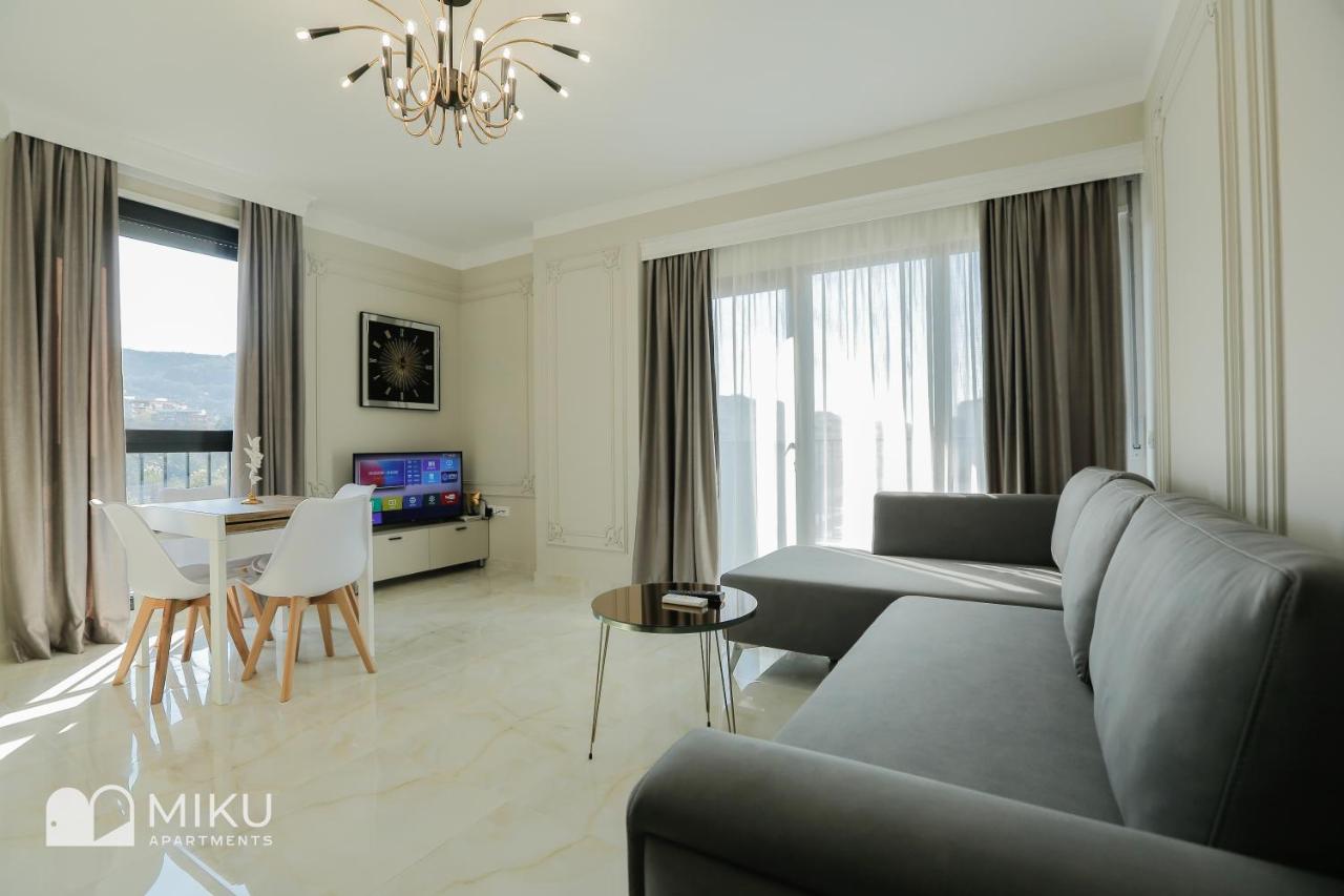 Miku Apartment - Lovely 1 Bedroom Spectacular View - B&B Tirana