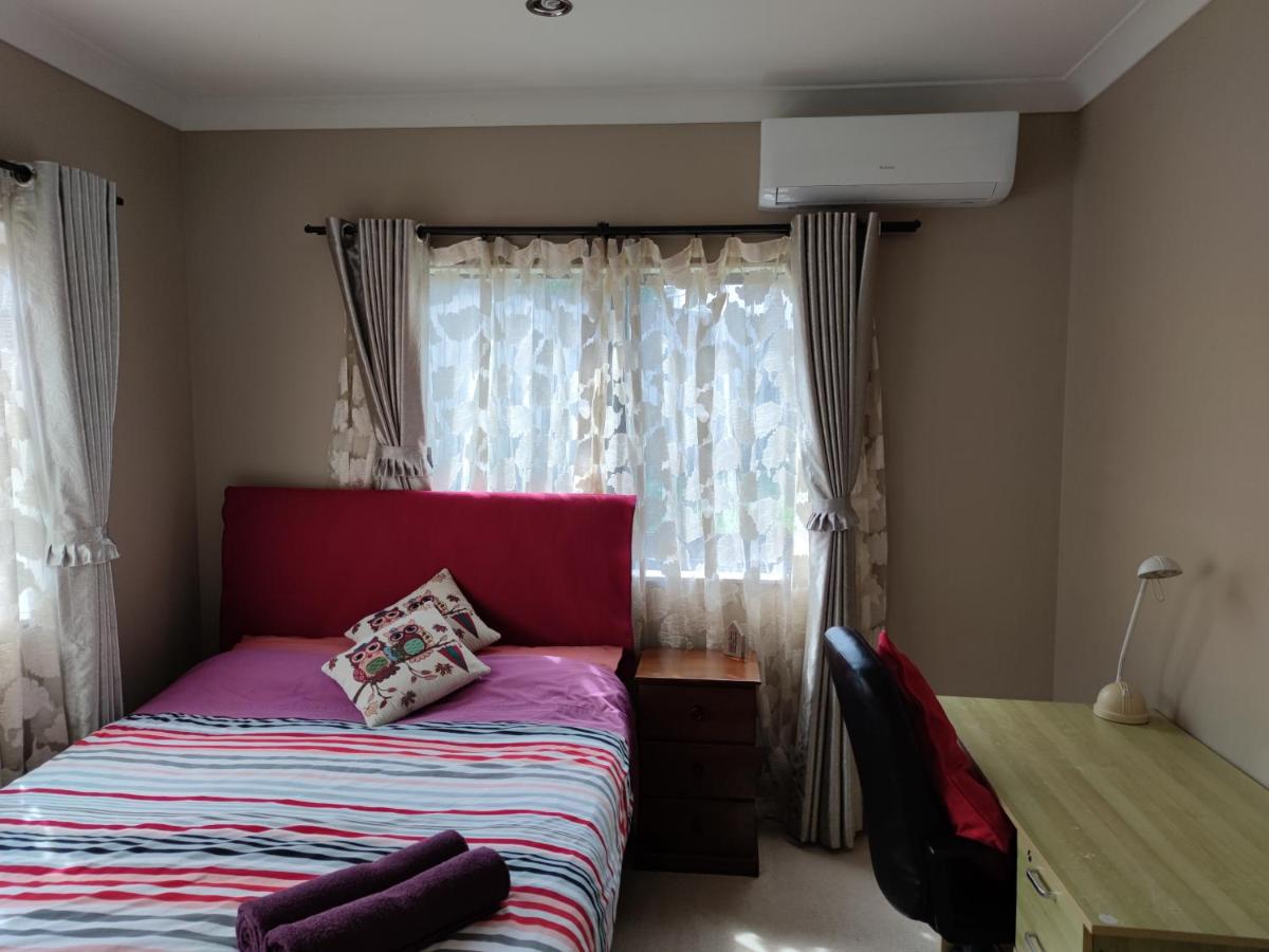 Deluxe Queen Room - Cherry