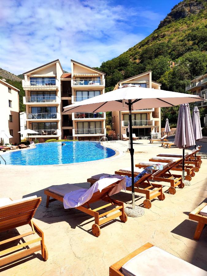 B&B Sveti Stefan - Blue Horizon Lux Apartment with Pool - Bed and Breakfast Sveti Stefan