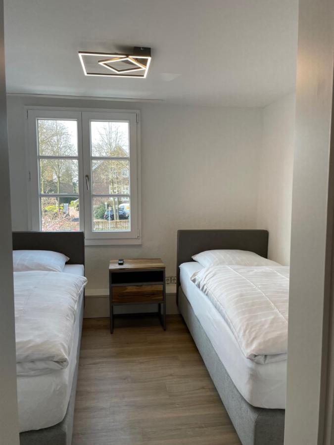 Doppel-/Zweibettzimmer mit Bad