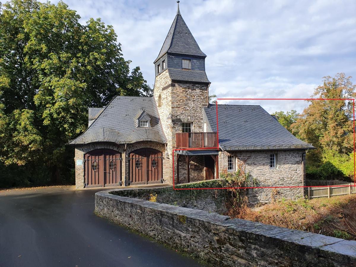 Am Burggraben auf der Sauerburg - B&B Sauerthal