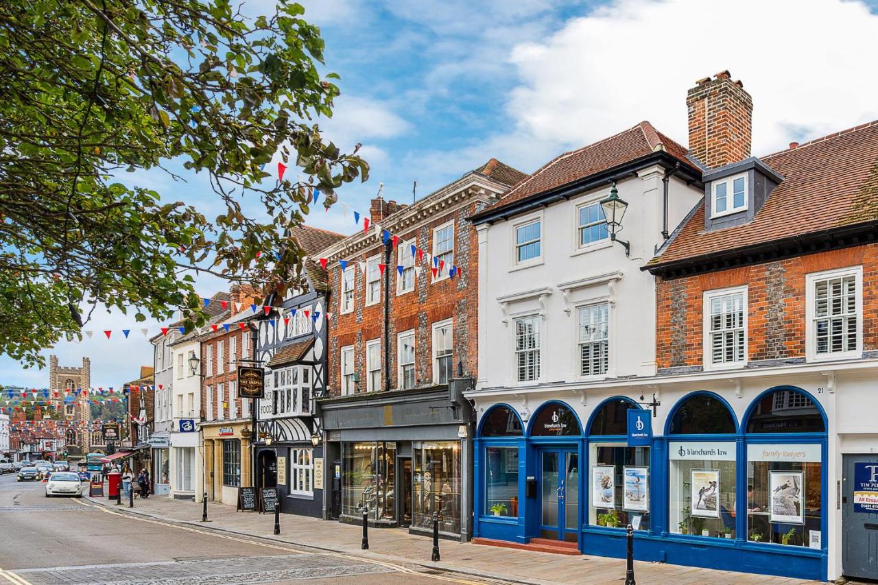 Period Henley 2 bed apt with parking for 1 car - B&B