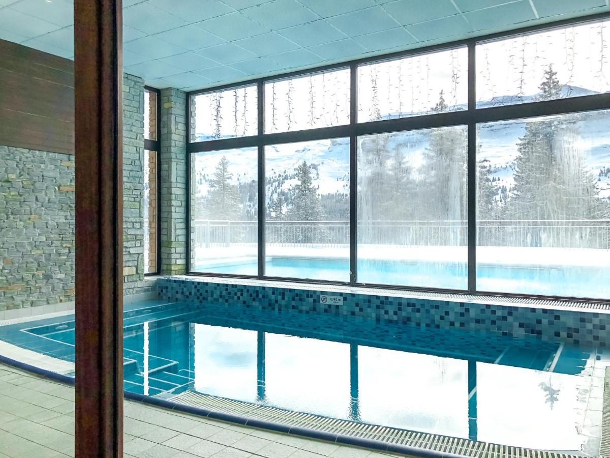 1-bed apartment in 5* Residence with mountain views, ski in, ski out - B&B