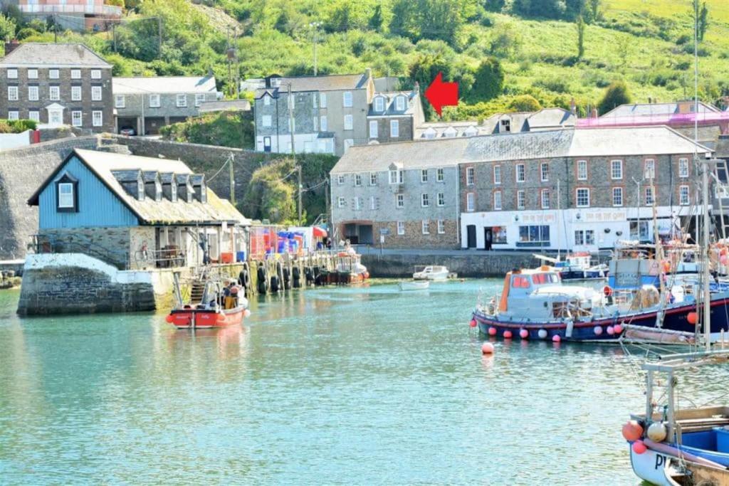 B&B Mevagissey - Fabulous 2 Bed Cottage - Outstanding Sea Views - Bed and Breakfast Mevagissey