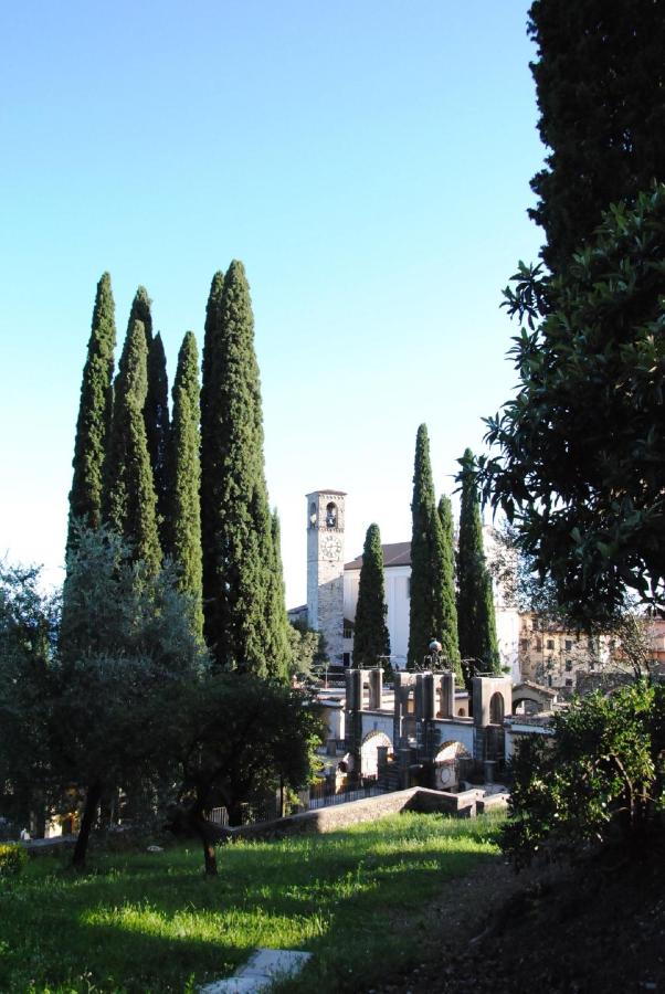 Washington Apartments al Vittoriale - Bed and Breakfast Gardone Riviera