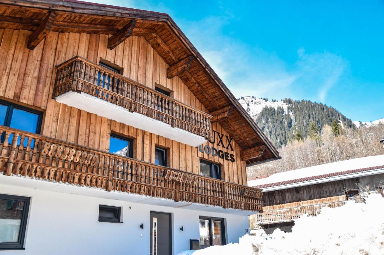LUXX Lodges - Holzgau - Lechtal - Arlberg - Bed and Breakfast