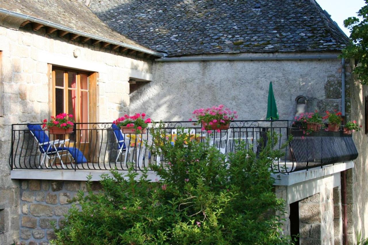 Maison charmante à Florentin-la-Capelle avec vue montagne - Chambres d’hôtes