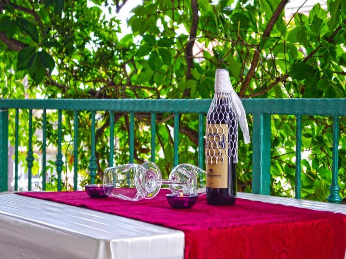 Appartamento con 1 Camera da Letto, Terrazza e Vista Mare