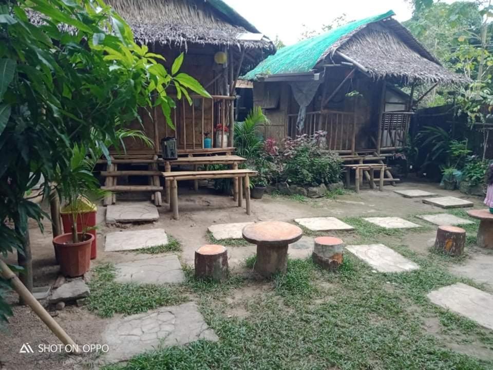 B&B Antipolo City - Kambal Kubo Resthouse at Sitio Singalong Bgy San Jose Antipolo - Bed and Breakfast Antipolo City