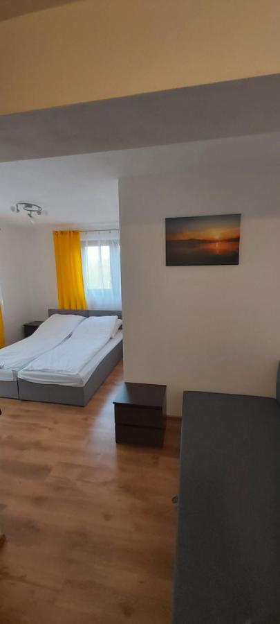 Dreibettzimmer mit eigenem Bad