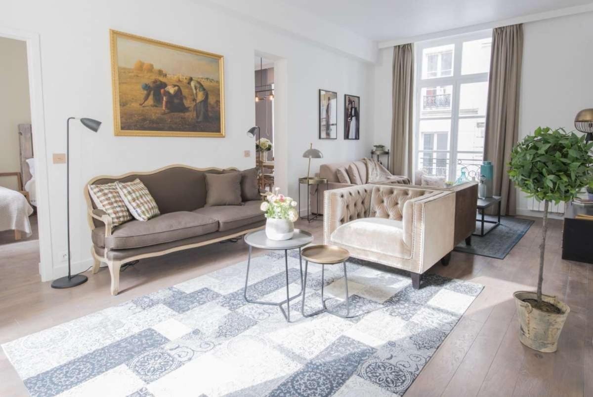 Luxury Three-Bedroom Apartment