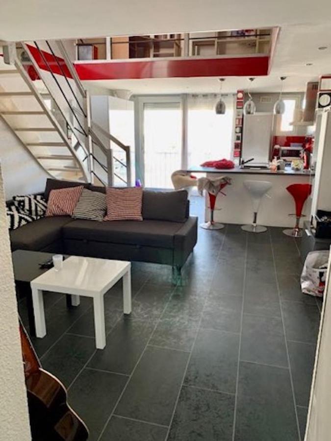 Port Brescou, T3 en duplex climatisé, superbe vue sur le port - B&B