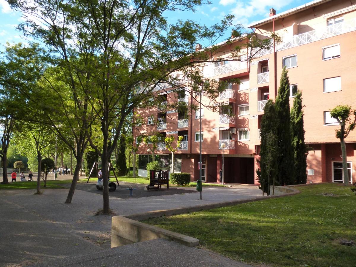 B&B Logroño - Logrocity Puerta del Ebro Parking privado gratis - Bed and Breakfast Logroño