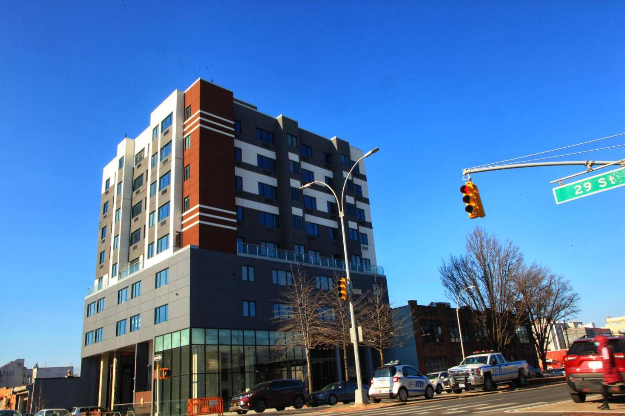 New York Liberty View Brooklyn Hotel exterior