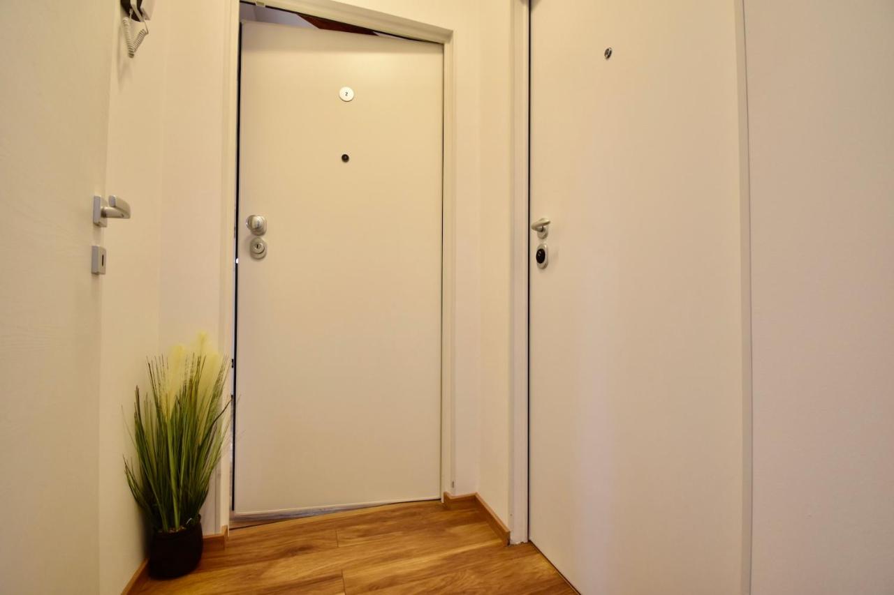 Brand New Centre Apartment 2 - B&B